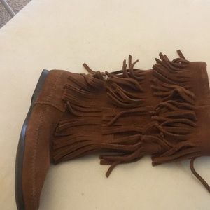 Fringed Minnetonka low boots